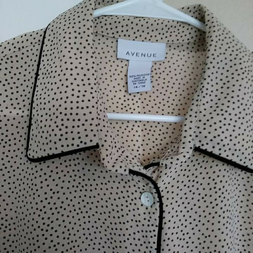 Avenue size 14/16 shirt